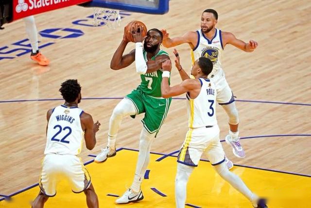 乒乓亚锦赛男团竞争激烈 八强已全部产生